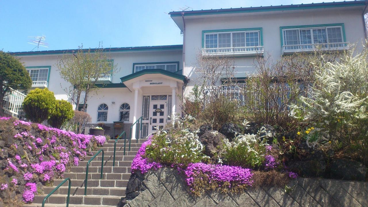 Pension Bergland Кусацу Экстерьер фото